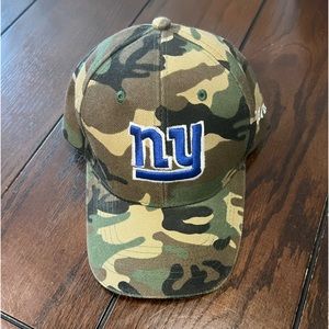 NFL New York Giants Men’s Camouflage with Blue Logo Velcro Adjustable Hat